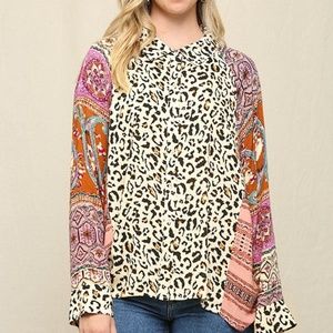 GiGio animal mixed media print top Sz M long sleeve button front new
